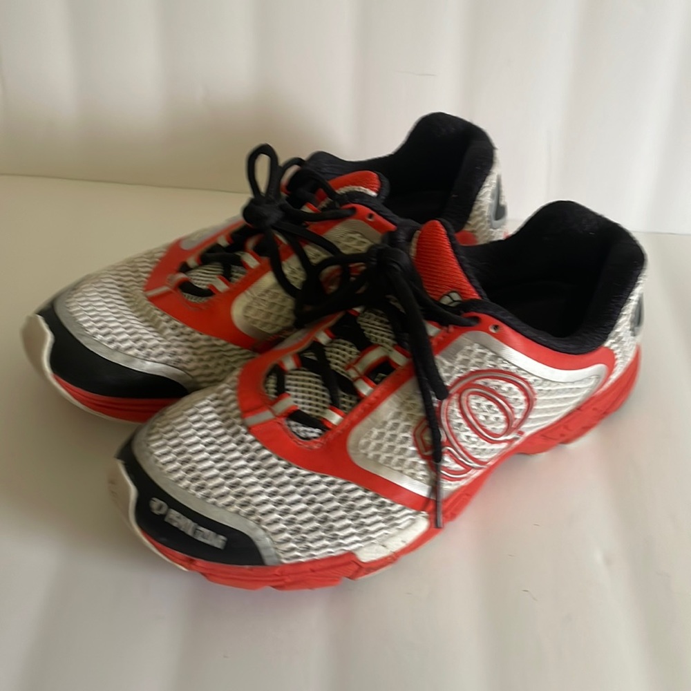 Pearl Izumi women’s running shoes size 7 orange